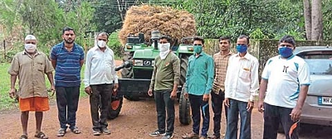 Hotspot Mandoor has helped with Fodder by five villages