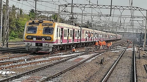 मुंबईकरांनो उद्या तिन्ही मार्गांवर मेगाब्लॉक, जाणून घ्या वेळा आणि रेल्वेने केलेल्या पर्यायी सुविधा
