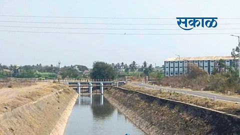 The water of Mahisal enters Bedag from the main canal