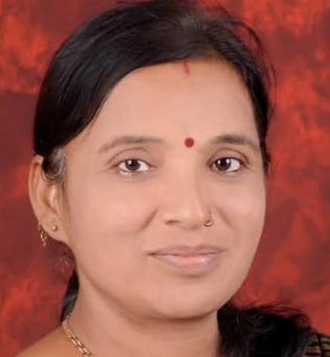 https://www.esakal.com/ahmednagar/independent-panel-women-teachers-bank-elections-challenged-incumbents-417073