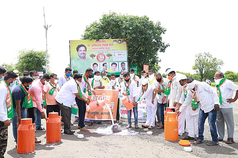 The government did not provide facilities to milk producers