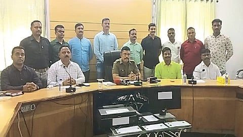 bogus notes selling gang arrested; Lakhs of notes seized
