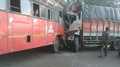पालीजवळ एसटी बस अपघातात २० विद्यार्थी जखमी
