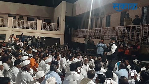 काॅंग्रेसचे आमदार म्हणताहेत, 'उद्या म्हटलं तरी माझी राजीनाम्याची तयारी'