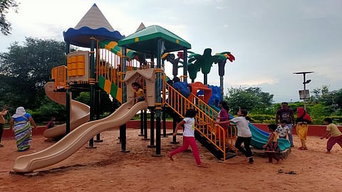 Although children can be seen chirping on Rankala Chowpatty toys it is up to the parents to put some restrictions on these games as the corona infection is on the rise