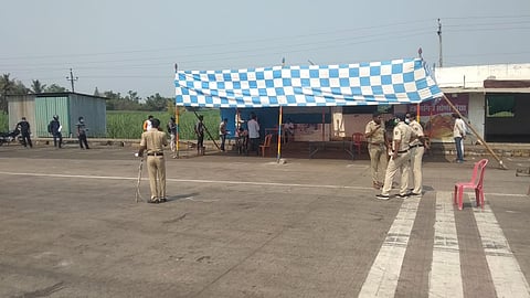 People from Karnataka border are banned from entering Maharashtra