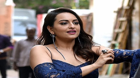 सोशल मीडियावरील ट्रोलिंगविरोधात सोनाक्षीने उचलले 'हे' पाऊल...