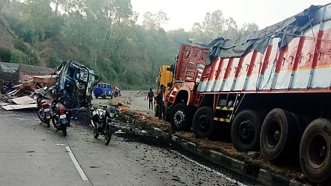 accident in tavandi ghat belgaum one person died in accident in belgaum