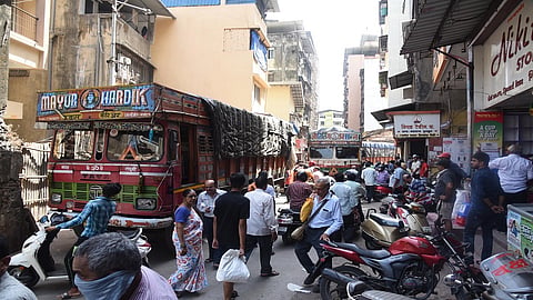 'जनता कर्फ्यू'च्या आदल्या दिवशी ठाण्यातील बाजारात तुडुंब गर्दी