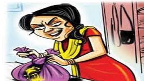the woman thief arrested by a police who was prosecution in ratnagiri with the help of dog found her theft