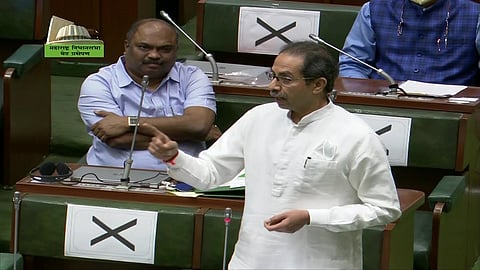 शिवसेनेचं हिंदुत्व 'शेंडी - जान्हव्यांचे' नाही; ठाकरेंच्या फटकार्यांनी विरोधी भाजपा घायाळ !