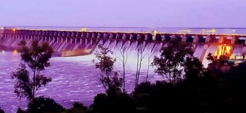 उजनीतून सोडले भीमा नदीत पाणी; नदीकाठच्या गावांना सावधगिरीचा इशारा