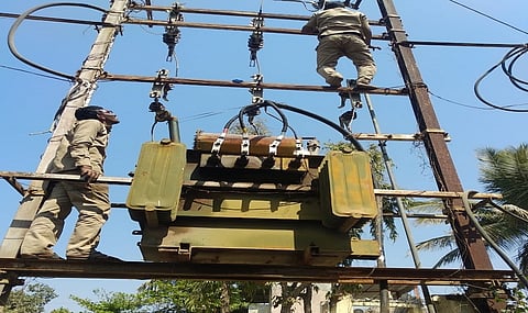 Shortage Of Labor To Power Contractors Kolhapur Marathi News
