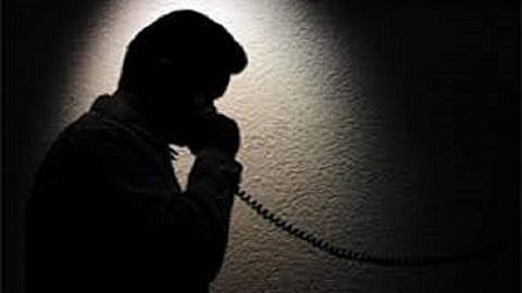 बलात्काराचा गुन्हा दाखल झाल्यानंतर पीडितेला फोनवरून धमक्या...