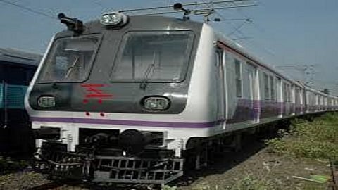 लोकलमधील स्टंटबाजांचे प्रमाण घटले