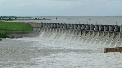 पाणी प्रश्नासाठी सोलापूरहून मुंबईला जाणार चालत