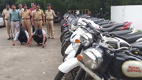Five robbers get 20 two wheeler robbery