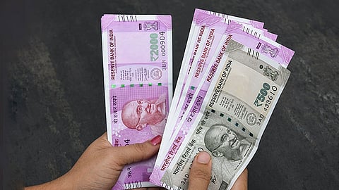 11 वर्षांत पगारात एक रुपयाचीही वाढ नाही, तरीही ते खुश!