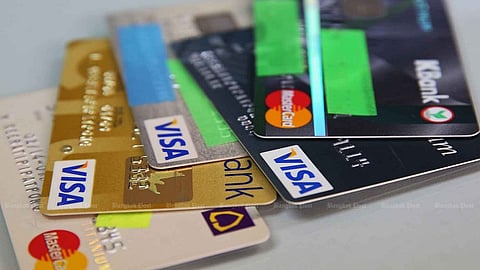 पोटच्या मुलावर तरी विश्वास कसा ठेवायचा? ATM कार्डआधारे वडिलांच्या खात्यातून सहा लाख लंपास