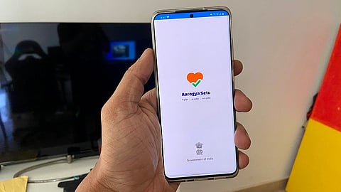 Aarogya Setu App नसेल तर नागरिकांना सेवा आणि लाभ नाकारता येणार नाही : उच्च न्यायालयात याचिका
