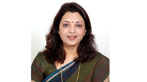 महाविद्यालयीन कर्मचाऱ्यांना रेल्वे प्रवासाची मुभा द्यावी; शिवसेना आमदाराचीच मुख्यमंत्र्यांकडे मागणी