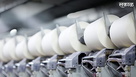 Entrepreneurs In Ichalkaranji Are Worried Due To Increase In Yarn Price Kolhapur Marathi News