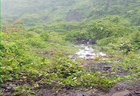 आंबेनळी घाटात एसटी बस कोसळली