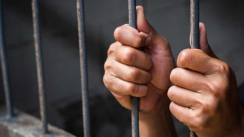 जामिनासाठी पैसे मागणारा लाचखोर पोलिस अधिकारी 'ACB'च्या जाळ्यात