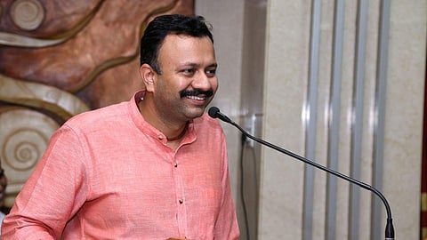 युवा साहित्य-नाट्य संमेलनाच्या अध्यक्षपदी आशुतोष जावडेकर