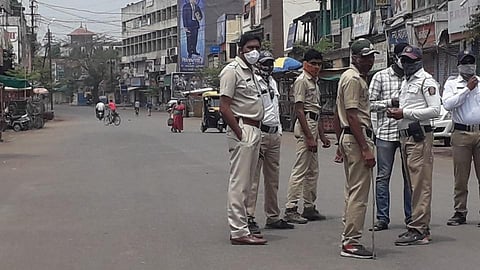Citizens and traders in Barshi observed spontaneous support and observed strict closure.jpg