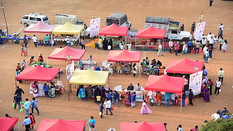 Meat is selling in weekly market in karanja wardha