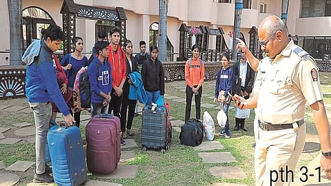 Demand to take action against the hotel where 11 people were detained Nashik crime news