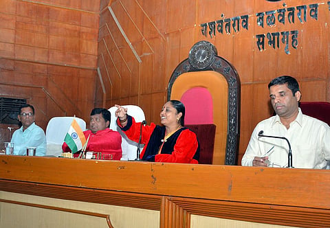 पहिल्या सभेच्या परिक्षेत सोलापूरच्या महापौर उत्तीर्ण