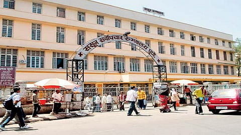 Plasma forearms machine at Sassoon Hospital.jpg