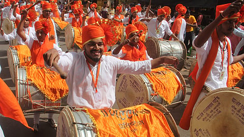 देऊरमध्ये पारंपरिक वाद्येच वाजणार