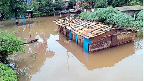 Chiplun Flood live - पुराचे पाणी ओसारण्यास सुरुवात