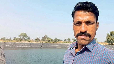 शेततळ्यासह सुभाष इंगोले