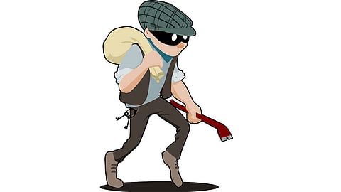 Theft in four flats in Sai Sayaji Nagar Society in Warje Pune