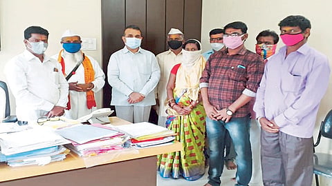 वाघ्या-मुरळी संघटनेचे पालकमंत्र्यांना साकडे; कलावंतांना न्याय देण्याची मागणी