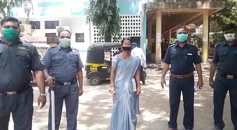 गेले 8 महिने पगार आलेला नाही; मात्र कोरोनात कामावर येऊन बजावतायत कर्तव्य