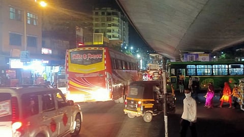 भोसरी-आळंदी रस्त्यावरील वाहतूक कोंडी काही कमी होईना !