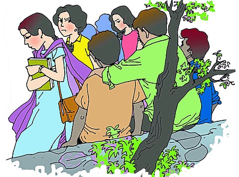 सोलापुरात 'या' रस्त्यांवर वाटते महिलांना भीती!