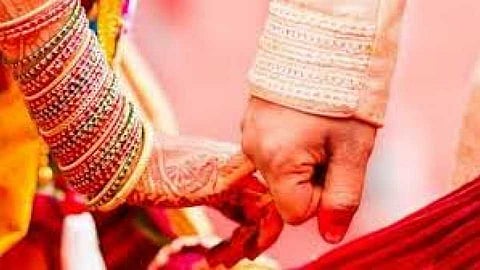 Newlyweds preparing for divorce