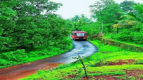 चल जाऊ गौरी गणपतीच्या सणाला! एसटी बसेससाठी तब्बल 8 हजार चाकरमान्यांचे आरक्षण