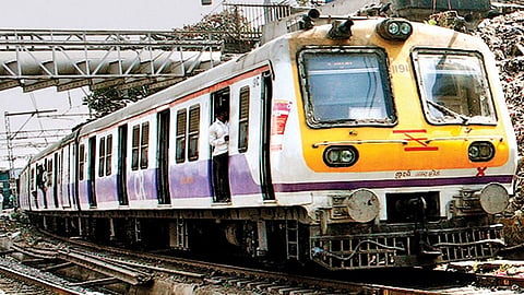 उपनगरी रेल्वेला निम्माच प्रतिसाद; दहा दिवसात मिळून फक्त सहा लाख जणांचा प्रवास...