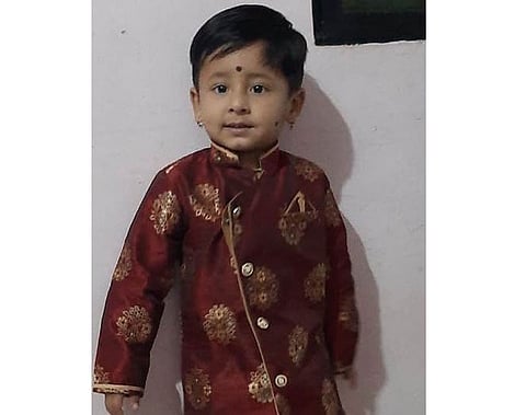 ह्रदय हेलावून टाकणारी घटना; खेळताना विहीरीत पडून 3 वर्षाच्या अधिराजने गमावला जीव