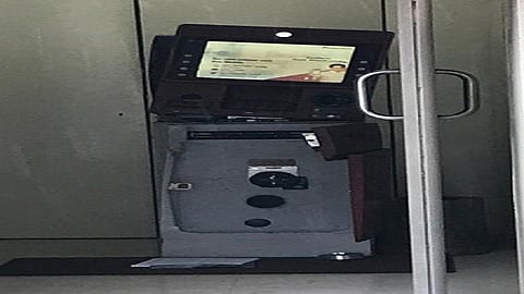 theft of ATM in ratnagiri in market area this try not fulfill by thepher in ratnagiri