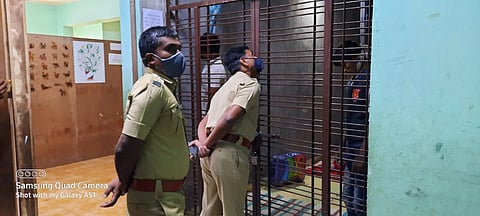 Akola News: Two minors committed suicide in a government juvenile detention center at 5.30 am