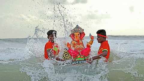 Immersion of 15 thousand Ganesha idols in sindhudurg