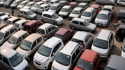 पुण्यात 'सेकंड हॅन्ड कार'ची विक्री जोरात (व्हिडिओ)